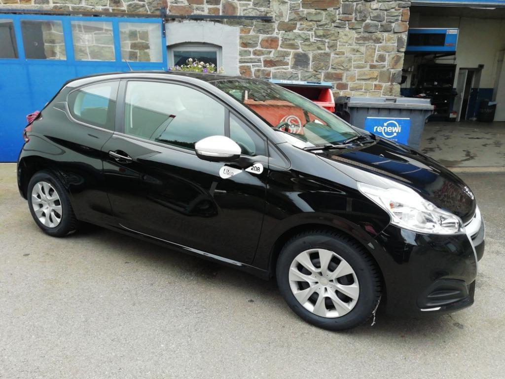 Peugeot 208 1.2i PureTech Like