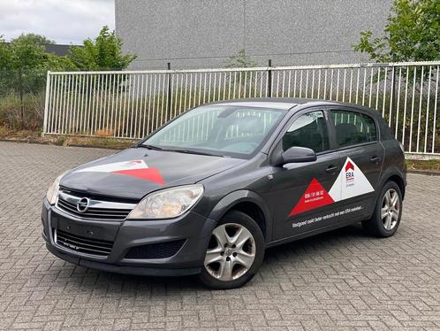 Opel Astra 1.7 diesel, Auto's, Opel, Bedrijf, Te koop, Astra, Diesel, Euro 4, Berline, 4 deurs, Handgeschakeld, Zilver of Grijs