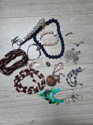 Verschijdende juwelen beschikbaar voor biedingen