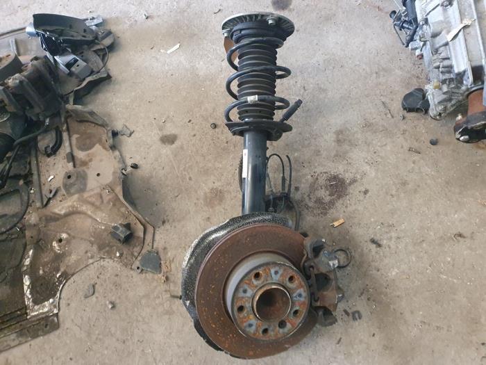 Schokdemper links-voor van een BMW 1-Serie, Auto-onderdelen, Ophanging en Onderstel, BMW, Gebruikt, 3 maanden garantie, Ophalen of Verzenden