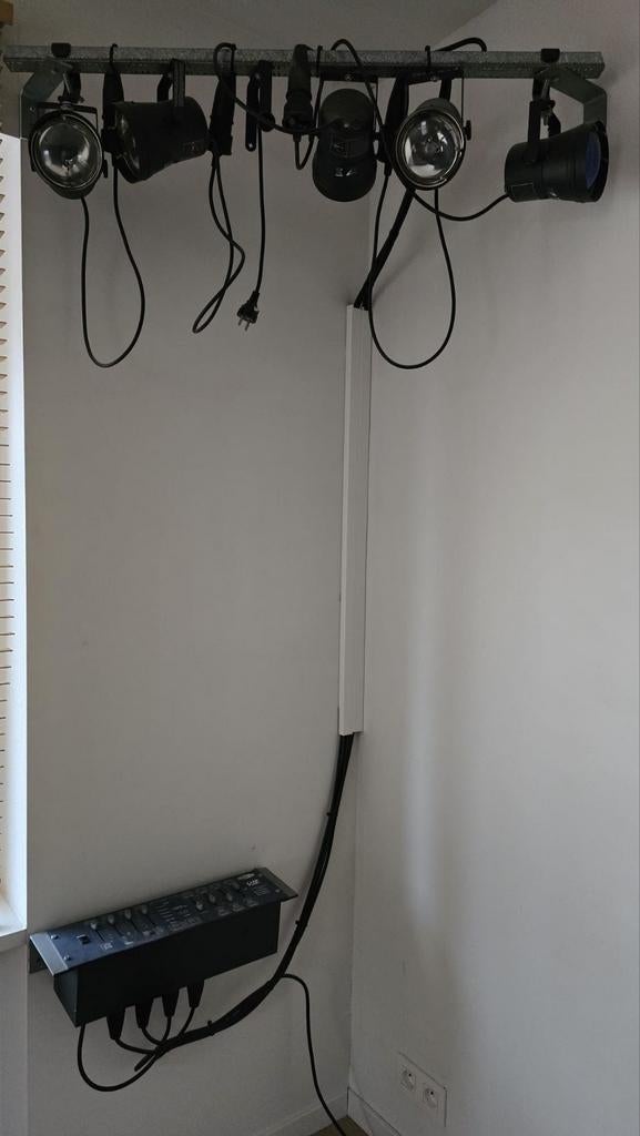 Complete lichtinstallatie – 5 PAR‑spots + Showtec Lite Phaze, Ophalen