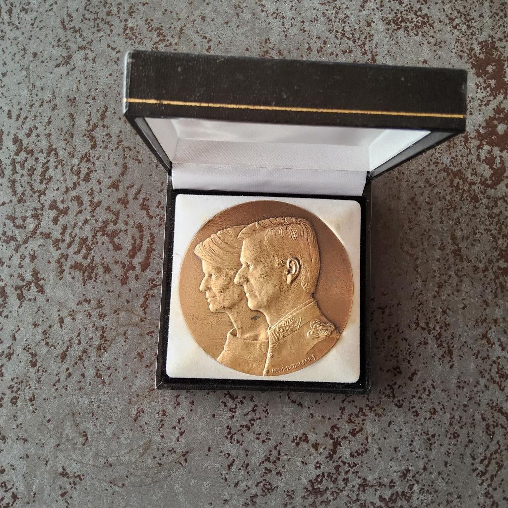 Medaille koning Filip en Mathilde door René De Backer, Postzegels en Munten, Ophalen of Verzenden, Brons