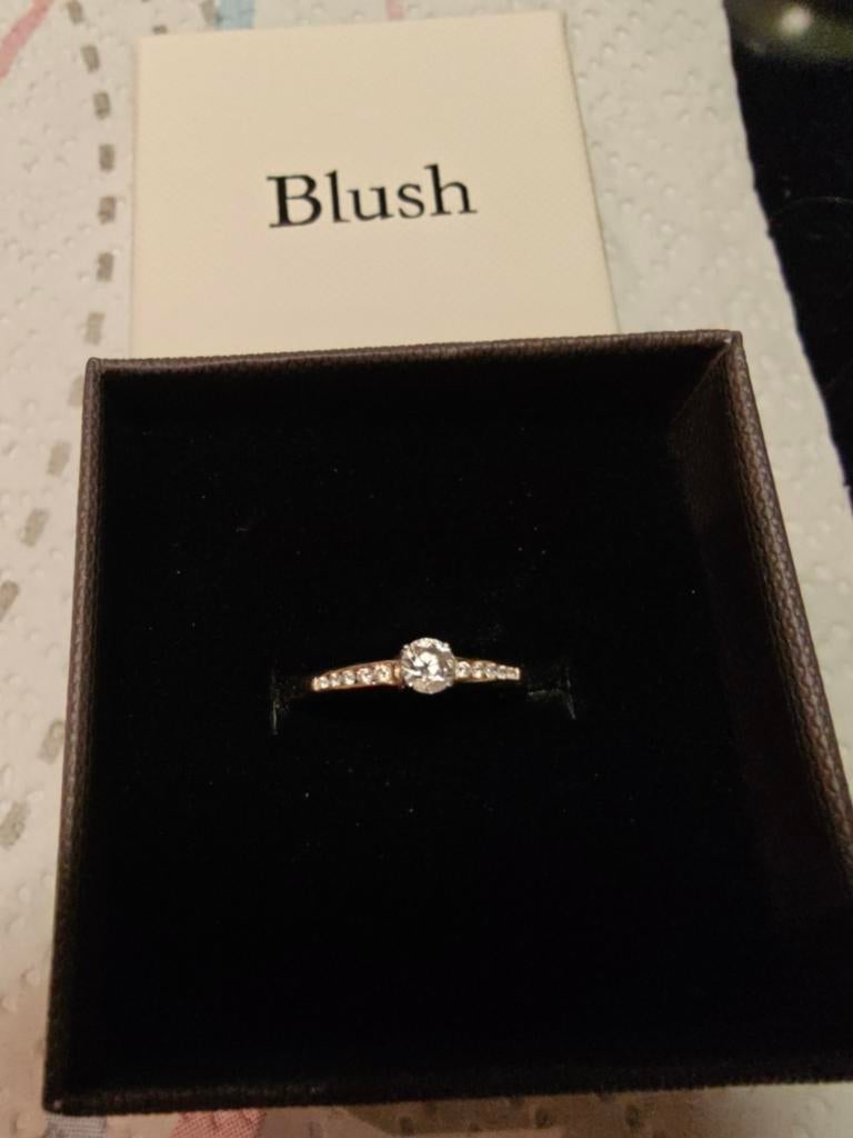 14kt geel gouden ring van Blush met Zirkonia steentjes maat, Handtassen en Accessoires, Ringen, Geel, Ophalen of Verzenden