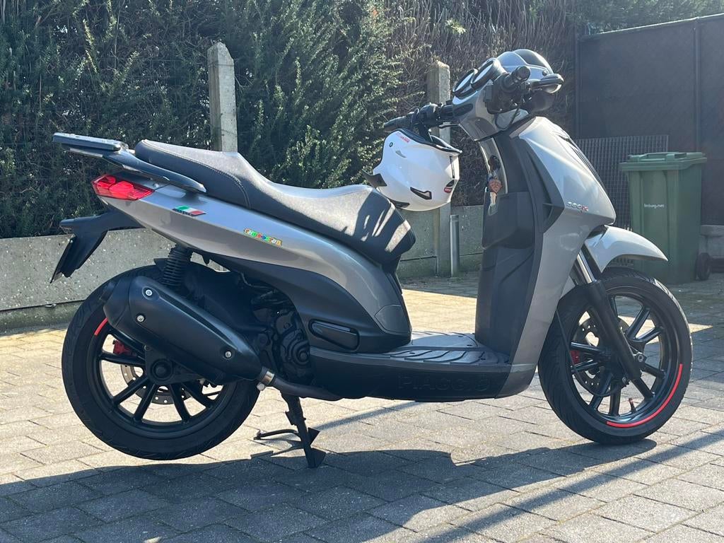 Piaggio carnaby, Motoren, Handvatverwarming, Scooter, Particulier, Automaat
