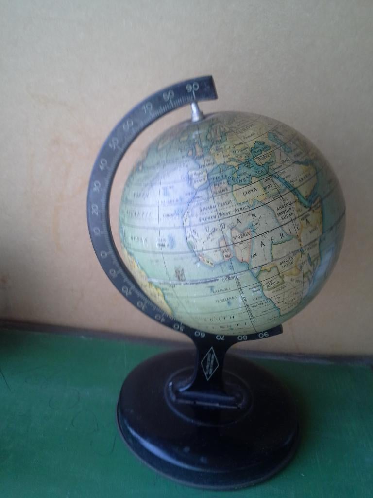 Miniatuur metalen kraterbol van Reliable Series – Engeland, Huis en Inrichting, Woonaccessoires | Wereldbollen, Ophalen of Verzenden