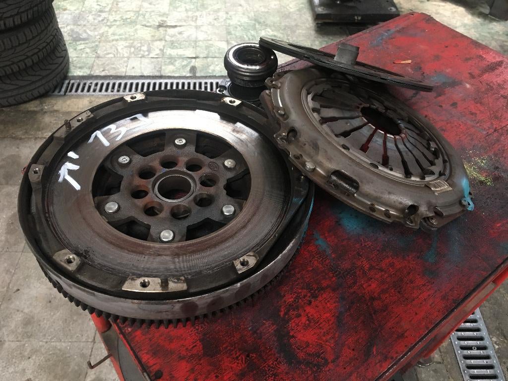 VOLANT MOTEUR BIMASSE OPEL MERIVA A 1300 TURBO DIESEL, Autos : Pièces & Accessoires, RUE BRIGADE PIRON 307, Enlèvement, Utilisé