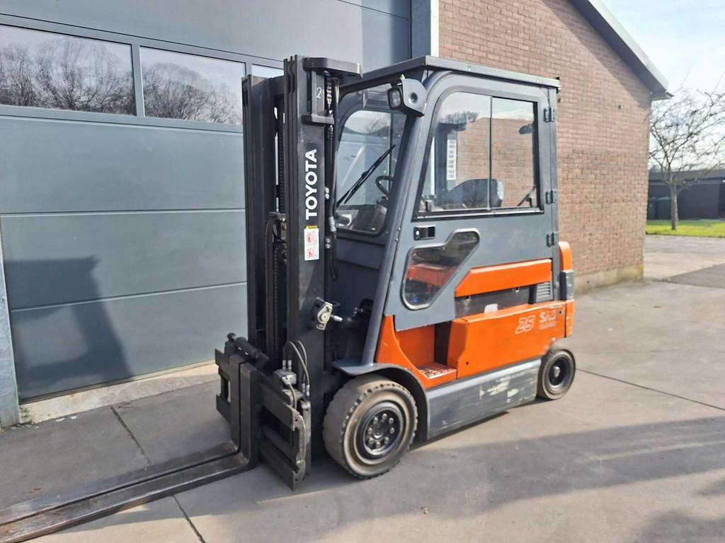 Toyota - FFBMF 25 - Triplex 4,7M, Levage libre, Positionneur, Articles professionnels, Machines & Construction | Chariots élévateurs & Transport interne