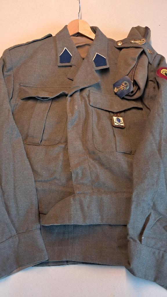 BELGIQUE - ABL - TENUES DIVERSES, Collections, Objets militaires | Général, Armée de terre, Enlèvement ou Envoi