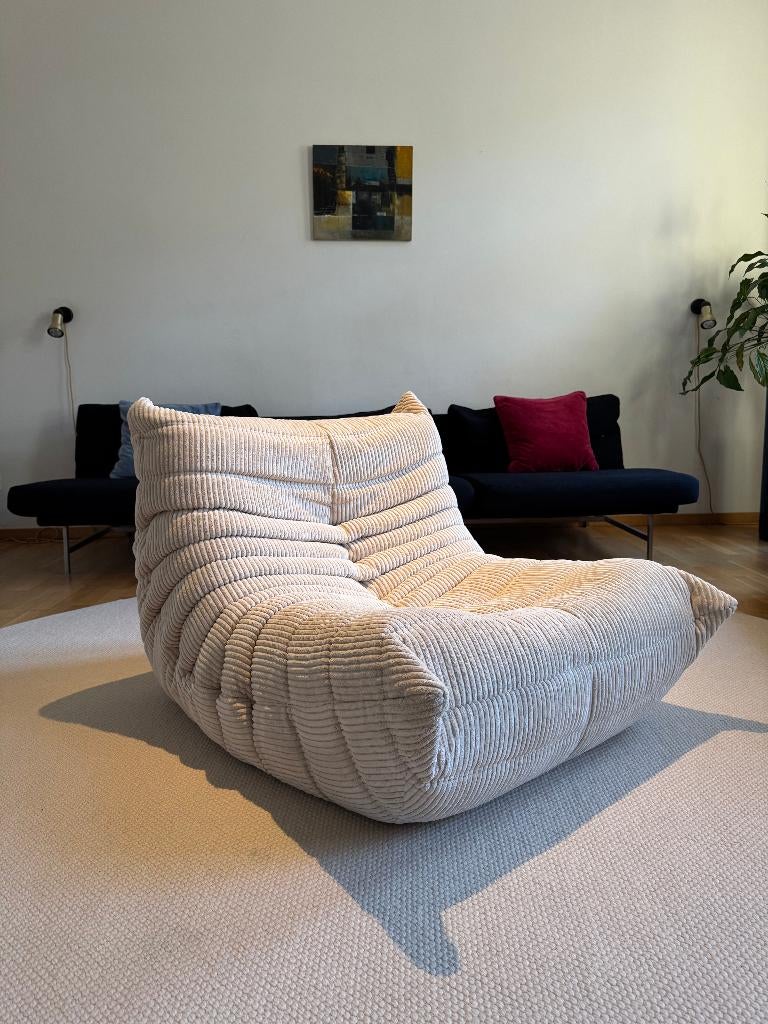 Ligne Roset Togo Fauteuil – Beige Ribstof - Gratis levering, 100 à 125 cm, Comme neuf, 75 à 100 cm, Tissus
