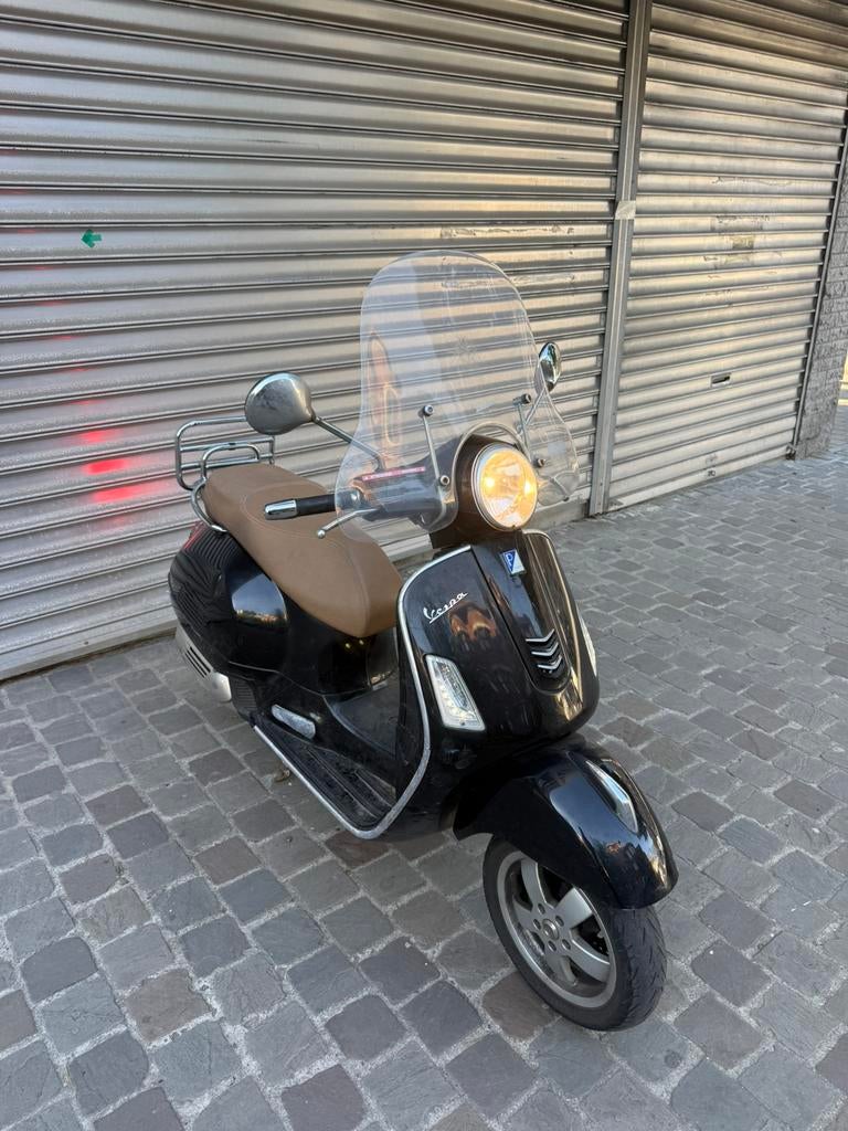 VESPA GTS 125CC 2018 ROULE PARFAITEMENT POUR 1450€!, Motos, Scooter, Occasion, Permis Moto A1 minimum, Particulier