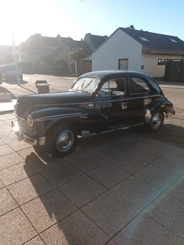 PEUGEOT 203 - 1956, Autos, Oldtimers & Ancêtres, Particulier, Peugeot, Essence, Hatchback, 4 portes, Boîte manuelle, Noir, Bleu