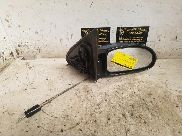 Rétroviseur extérieur droit d'un Ford Focus, Autos : Pièces & Accessoires, Rétroviseurs, Ford, Utilisé, 3 mois de garantie, Enlèvement ou Envoi