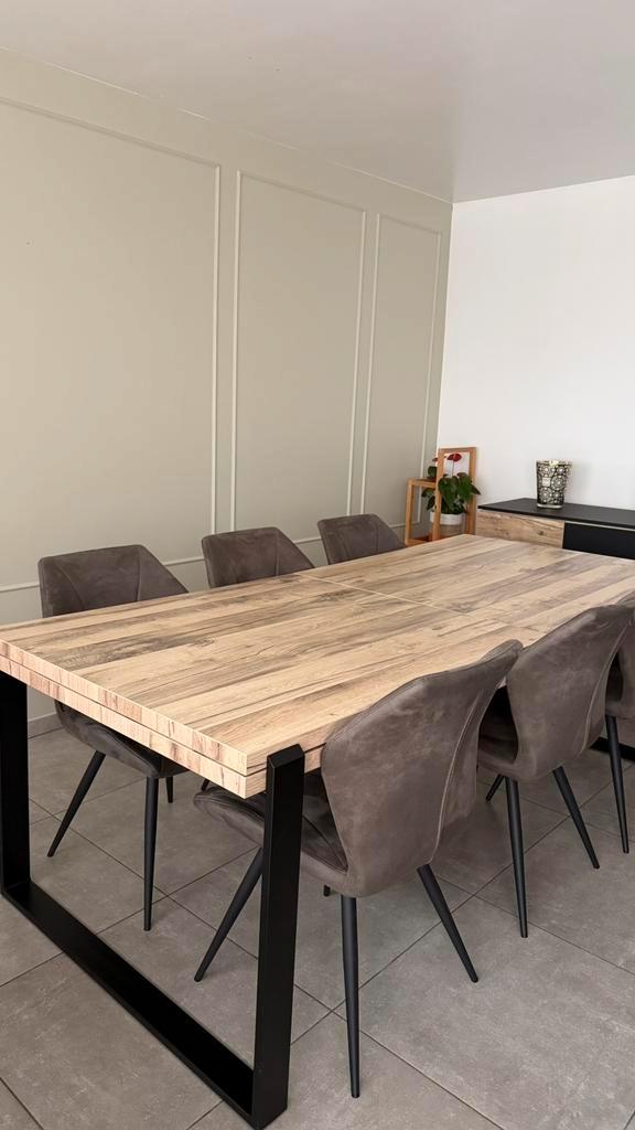 Table Salle a manger / buffet/ chaises, Huis en Inrichting, Tafels | Eettafels, Zo goed als nieuw, Ophalen
