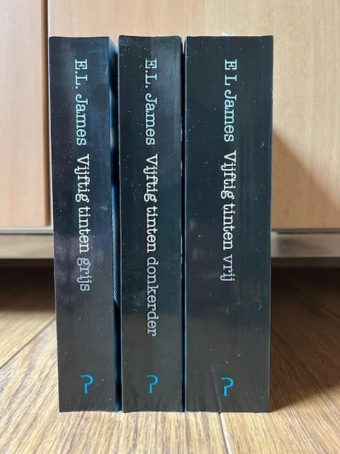 E.L.James trilogie - vijftig tinten grijs, Boeken, Romans, Ophalen, Zo goed als nieuw, E.L. James, België