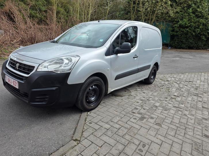 Peugeot partner 1.6hdi, Autos, Camionnettes & Utilitaires, Particulier, Air conditionné, Verrouillage central, Vitres électriques