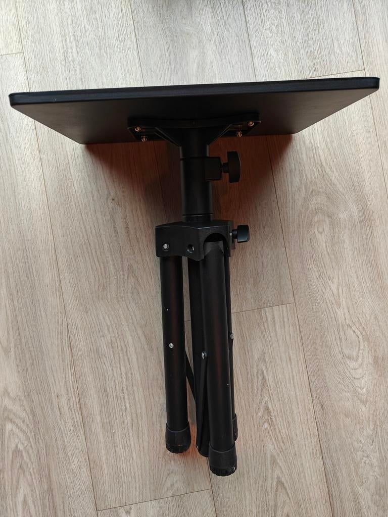 Portable Projector Stand - Adjustable, Muziek en Instrumenten, Standaarden, Ophalen