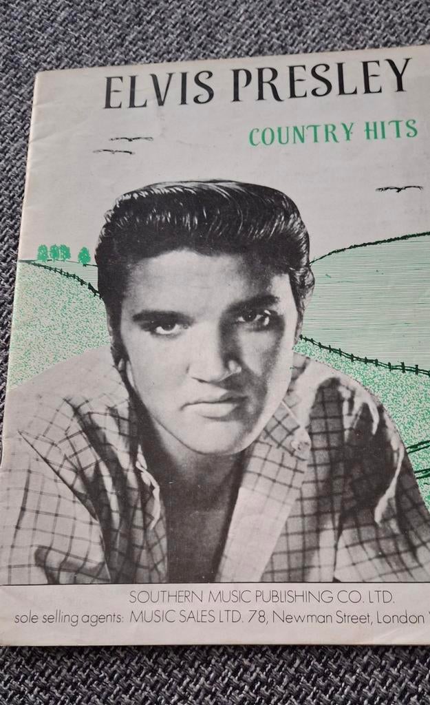 Livre de chansons vintage Elvis Presley country hits 1971, Enlèvement ou Envoi, Comme neuf, Livre, Revue ou Article