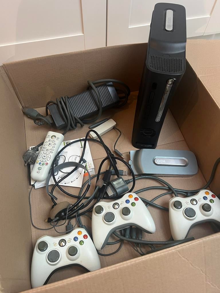 Xbox 360 + toebehoren, Games en Spelcomputers, Ophalen, Gebruikt, Met 1 controller