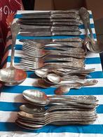 Ancienne ménagère en métal argenté  ciselure recto/verso, Antiquités & Art, Antiquités | Couverts, Enlèvement ou Envoi