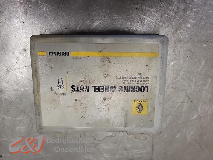 Kit verrouillage roue d'un Renault Trafic, Autos : Pièces & Accessoires, Autres pièces automobiles, Renault, Utilisé, 3 mois de garantie