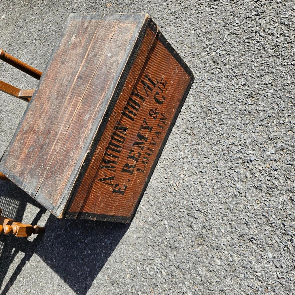 Étui avec couvercle., Enlèvement, Utilisé