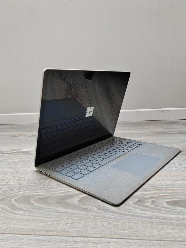 Microsoft Surface Laptop 2 i5 8GB RAM SSD Touchscreen, Computers en Software, Tablet-hoezen, Ophalen