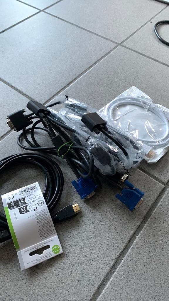 Vga video kabels hdmi en display port allerhande kopelstukke, Computers en Software, Pc- en Netwerkkabels, Ophalen of Verzenden