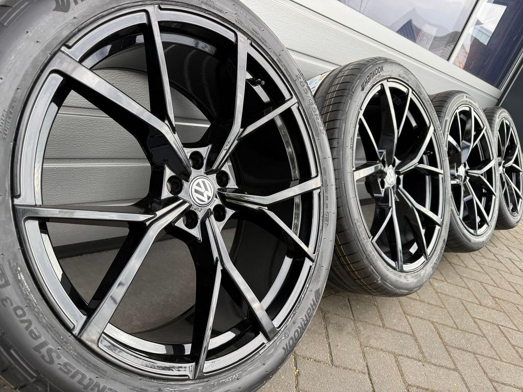 22 inch Volkswagen Touareg Tiguan CR R-line velgen banden, Auto-onderdelen, Banden en Velgen, Banden en Velgen, Zomerbanden, Overige maten