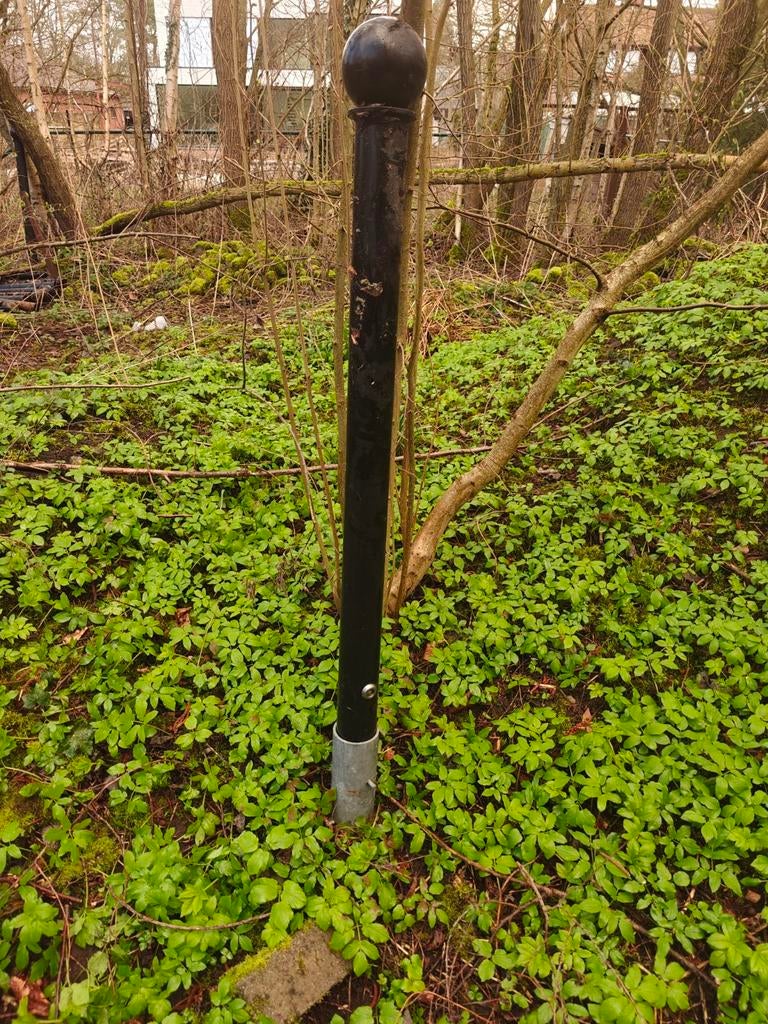 Poteaux de stationnement - peints en noir, Jardin & Terrasse, Enlèvement, Poteaux