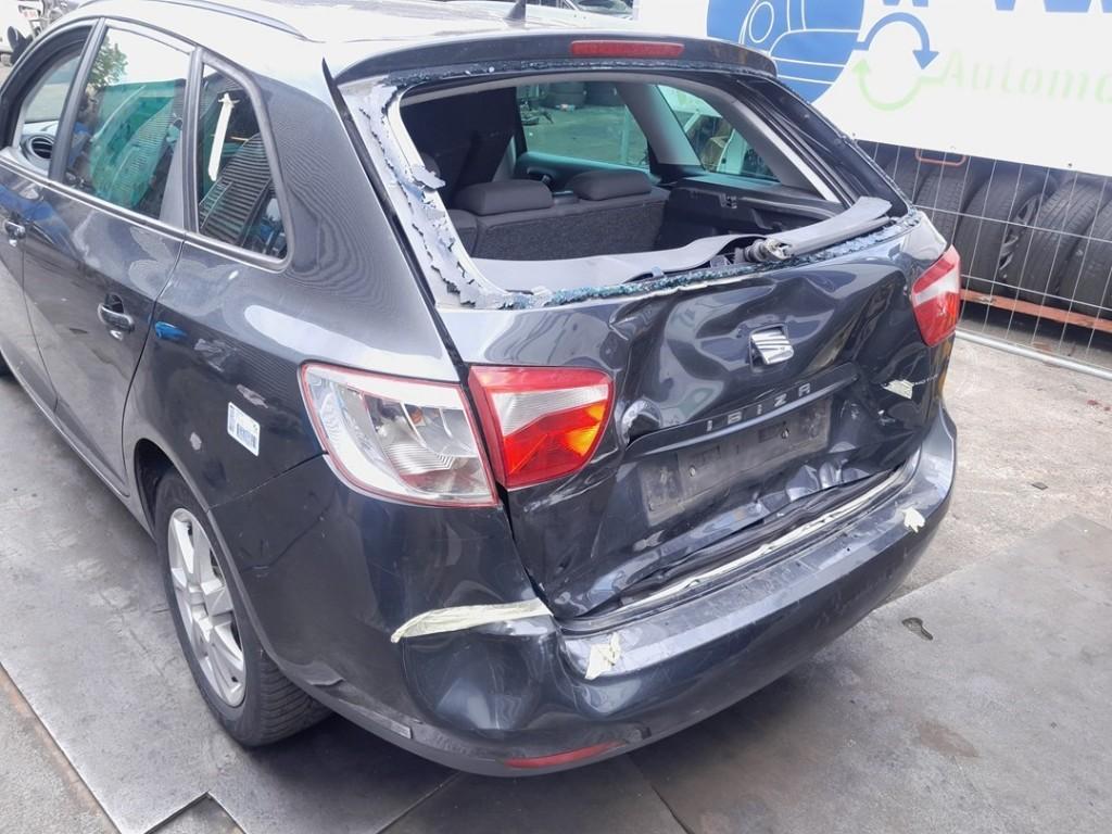 FEU ARRIÈRE GAUCHE Seat Ibiza ST (6J8) (6J8945095), Utilisé, Seat