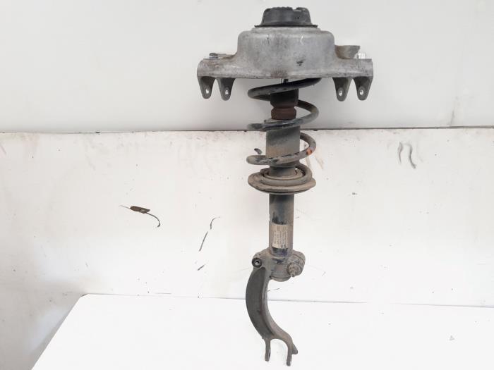 Barre amortisseur avant droit d'un Audi A4, Autos : Pièces & Accessoires, Suspension & Châssis, Audi, Utilisé, 3 mois de garantie