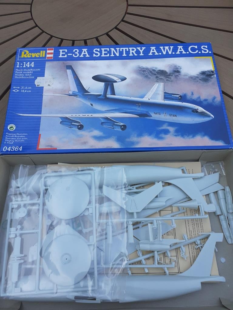 Revell modelvliegtuig, Hobby en Vrije tijd, Ophalen, Revell