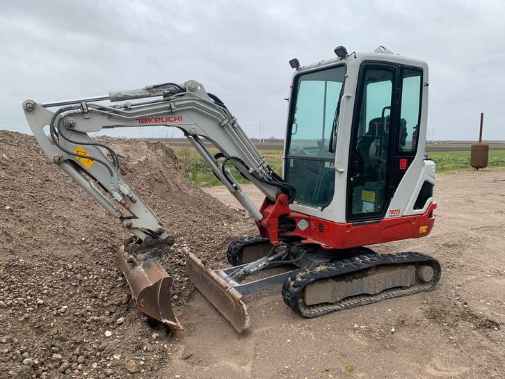 Porte Takeuchi TB216, TB219 et TB225 complète, Articles professionnels, Machines & Construction | Grues & Excavatrices, Enlèvement