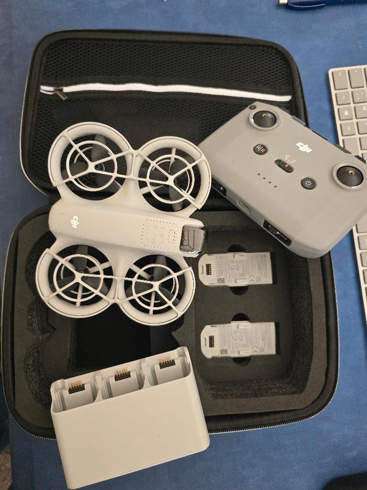 DJI NEO fly more combo, TV, Hi-fi & Vidéo, Drones, Comme neuf, Drone avec caméra, Qualité supérieure, DJI, Moins de 250 g, 15 à 30 minutes