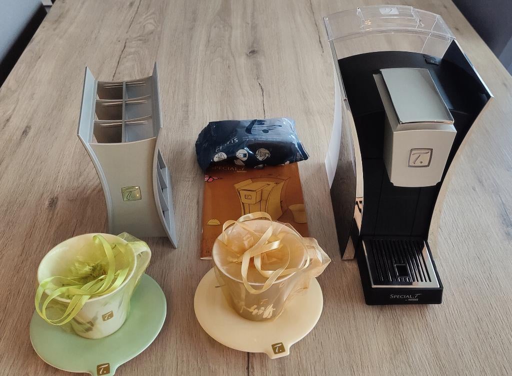 Special T Machine in nieuwstaat, inclusief 2 kopjes, Elektronische apparatuur, Koffiezetapparaten, Ophalen, Zo goed als nieuw