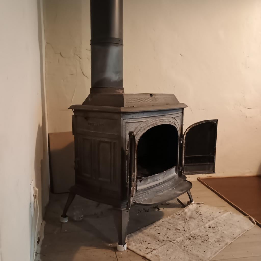 Vigilant kachel met enkelwandige kachelbuis, Huis en Inrichting, Kachels, Hout, Ophalen