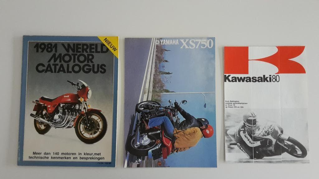 Motorjaarboek 1981 + verkoopfolders, Livres, Motos, Enlèvement, Utilisé, Général