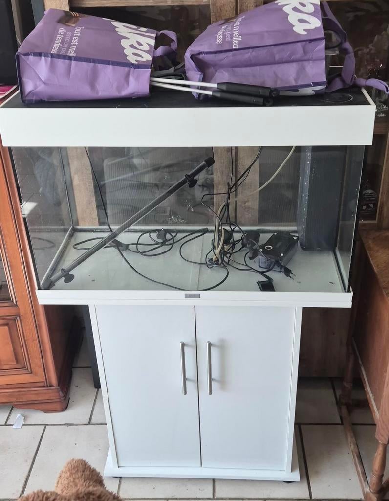 A vendre, aquarium très bonne état complet.., Animaux & Accessoires, Poissons | Aquariums & Accessoires, Enlèvement ou Envoi