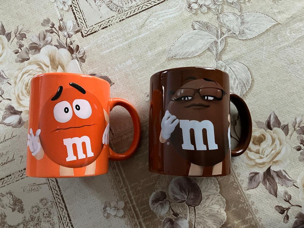 2 mokken M&M's, Ophalen of Verzenden