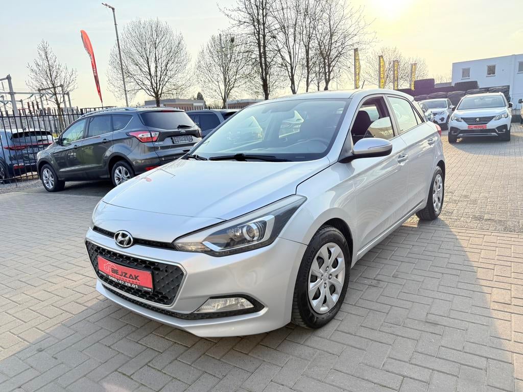 Hyundai i20 1.2i 148.000km 1j Garantie, Auto's, Bedrijf, Onderhoudsboekje, ABS, I20