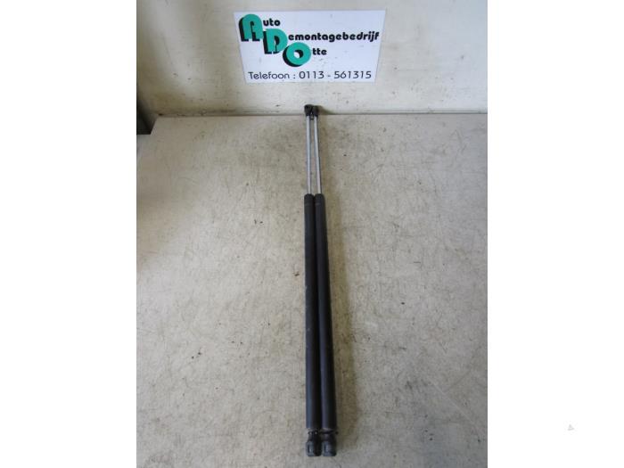 Kit amortisseur gaz hayon d'un Peugeot Partner (Partner 96-), Autos : Pièces & Accessoires, Carrosserie & Tôlerie, Peugeot, Utilisé