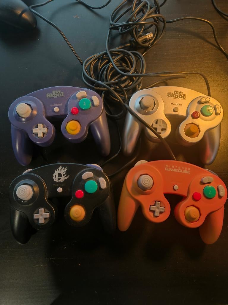 Gamecube controllers, Games en Spelcomputers, Spelcomputers | Nintendo GameCube, Ophalen, Gebruikt, Overige kleuren, Met 3 controllers of meer