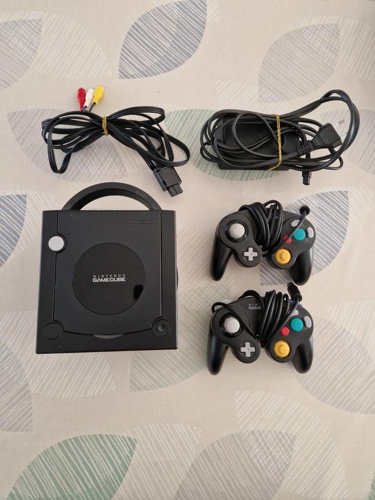 Gamecube twee controllers in goede staat te koop., Games en Spelcomputers, Spelcomputers | Nintendo GameCube, Ophalen