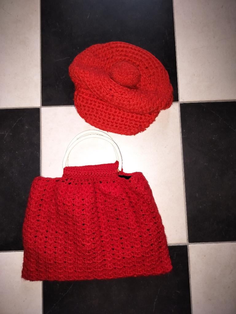 ⬇️ 🚨Vintage/Boho stijl: Handgemaakt gehaakte handtas &baret, Ophalen, Zo goed als nieuw, Handtas