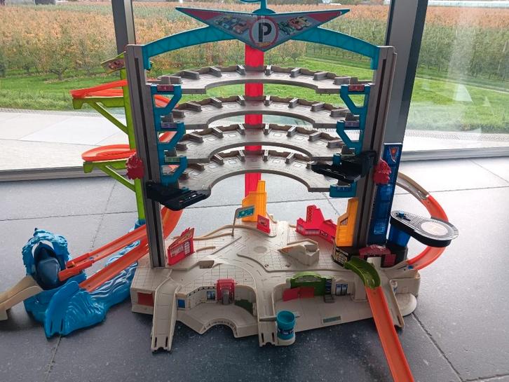 hot wheels garage, Enfants & Bébés, Jouets | Circuits, Utilisé, Manuelle, Hot Wheels, Enlèvement