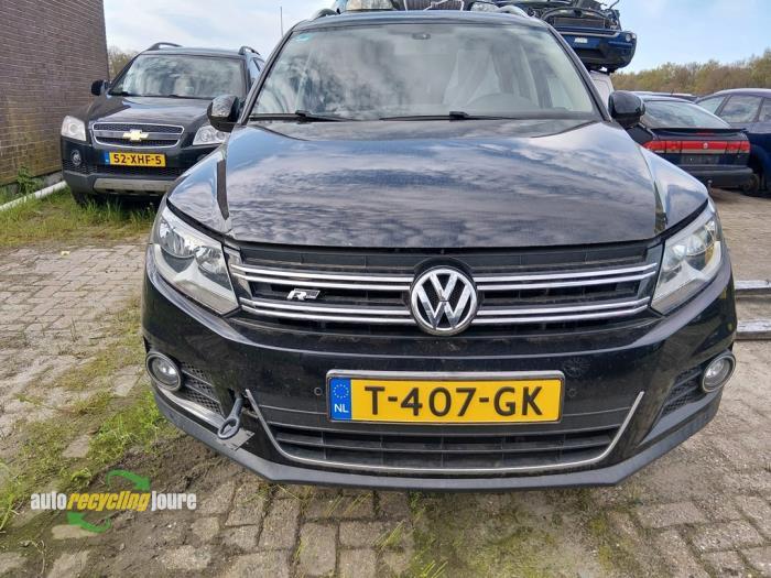 Voorbumper van een Volkswagen Tiguan, Gebruikt, -, Volkswagen, -