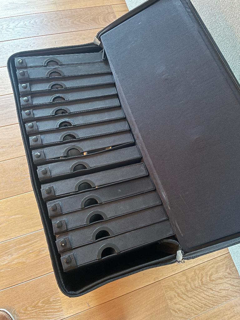 Koffer met brillenpresentoir, Ophalen, Gebruikt, Bril