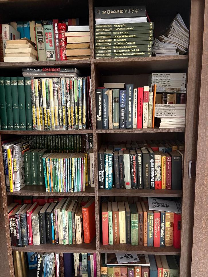 Collectie oorlogsboeken + volledige reeks oorlogskranten, Boeken, Oorlog en Militair, Gelezen, Algemeen, Tweede Wereldoorlog, Ophalen