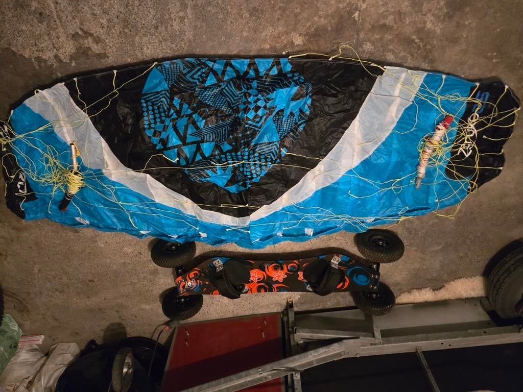 Montainbord+kite, Watersport en Boten, Kitesurfen, Ophalen, Kite