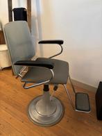 antieke kappersstoel, Ophalen